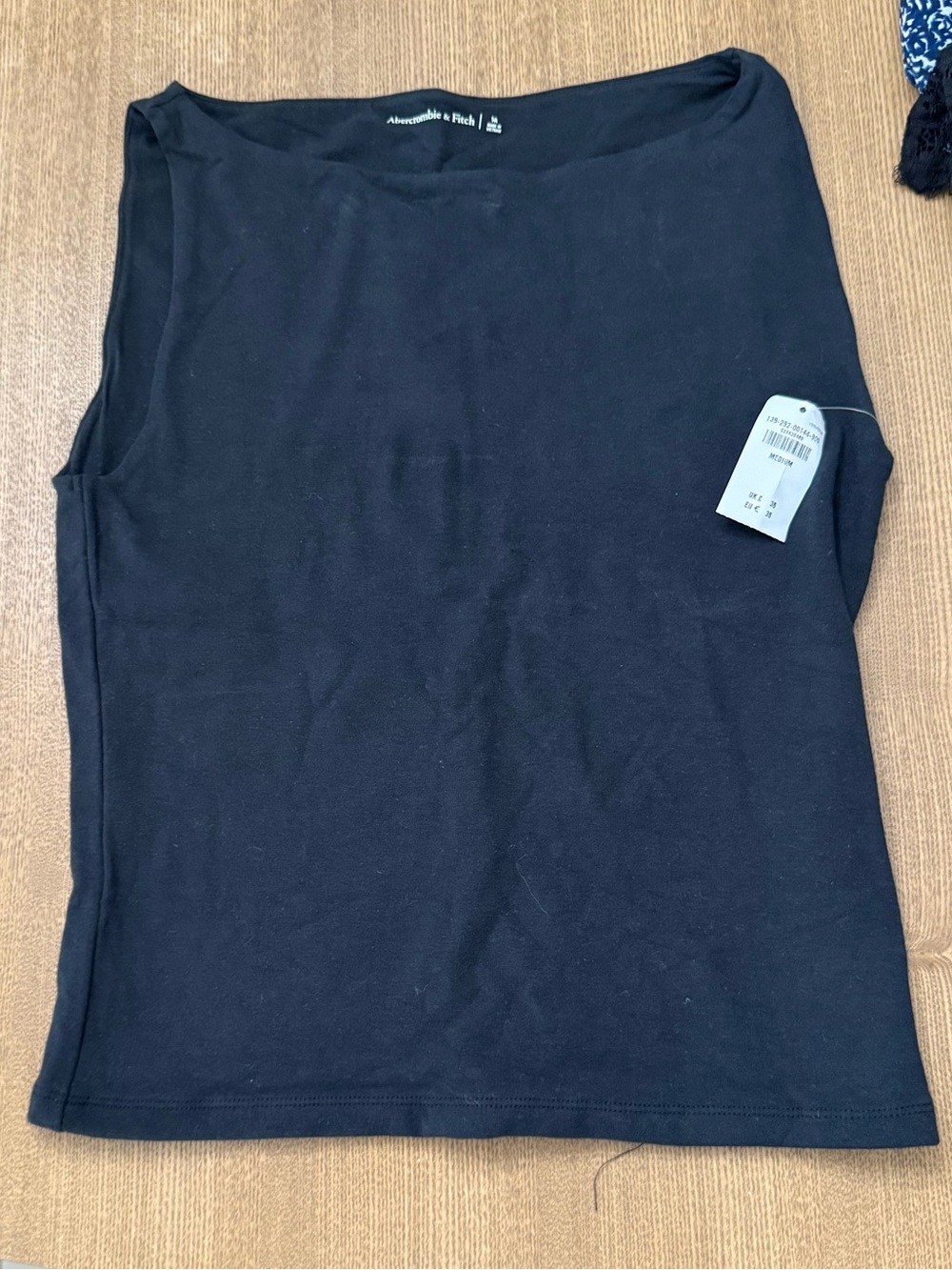 NWT Abercrombie sleeveless top - Picture 1 of 2